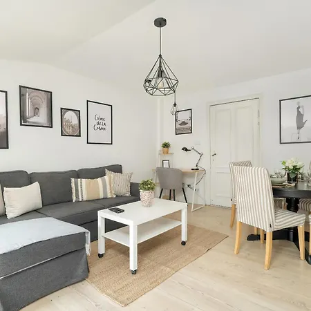 Sweet Blisko Starego Miasta By Renters Апартаменты